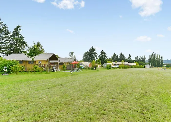 Camping De La Liez 5* Peigney