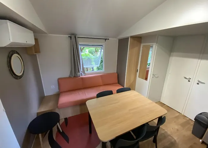 Camping De La Liez 5* Peigney